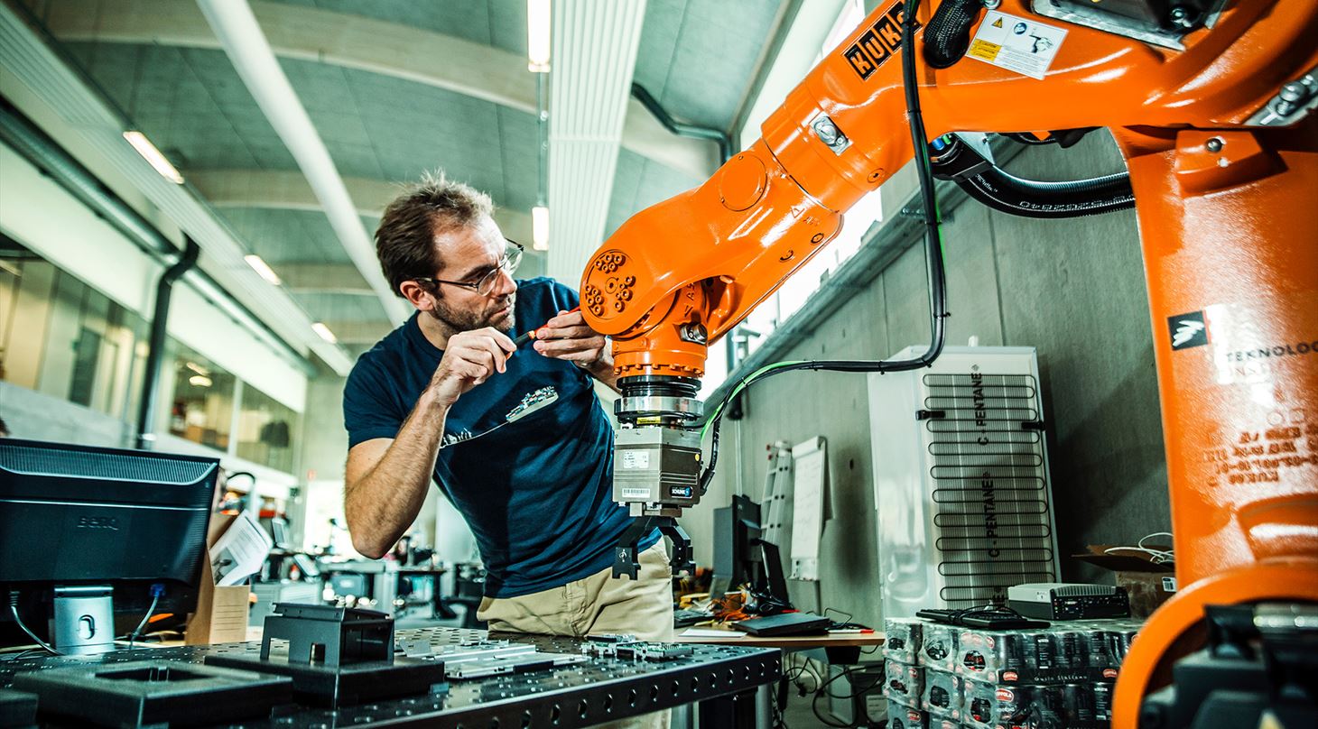 Teknologisk Institut fremtidssikrer din virksomhed med kunstig intelligens og den nyeste robotteknologi, som kan �ge din produktions cirkularitet og effektivitet. 